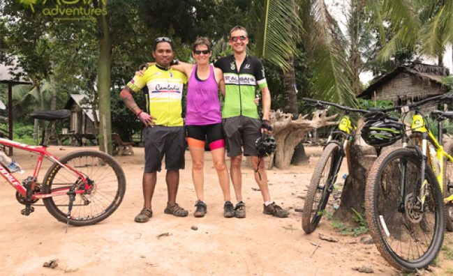 Banteay_Srei_Kbal_Spean-tour_by_bike