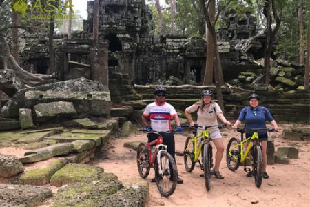 angkor_wat_biking